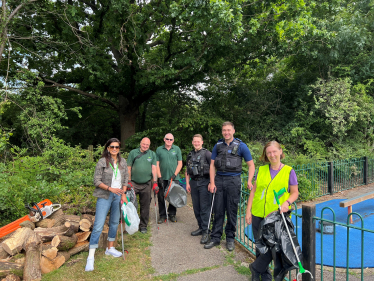 Clearing area in Nunehma Grove with TVP and parish wardens